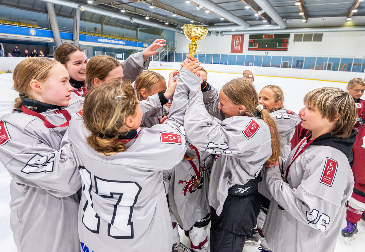 Noskaidrotas labākās Baltijas U14 meiteņu 3x3 hokeja turnīra komandas