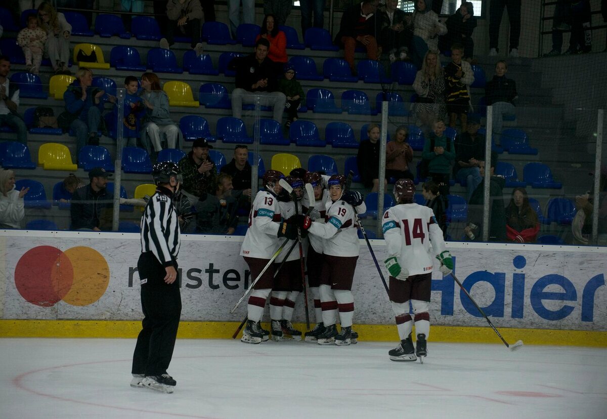 Latvijas U-20 “baltā” izlase triumfē LHF Prezidenta kausa izcīņā!