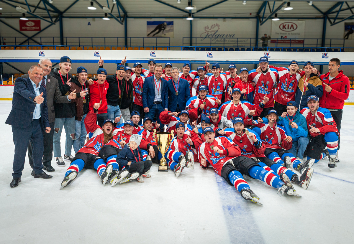 “Zemgale/Juniors” triumfē JAHL čempionātā!