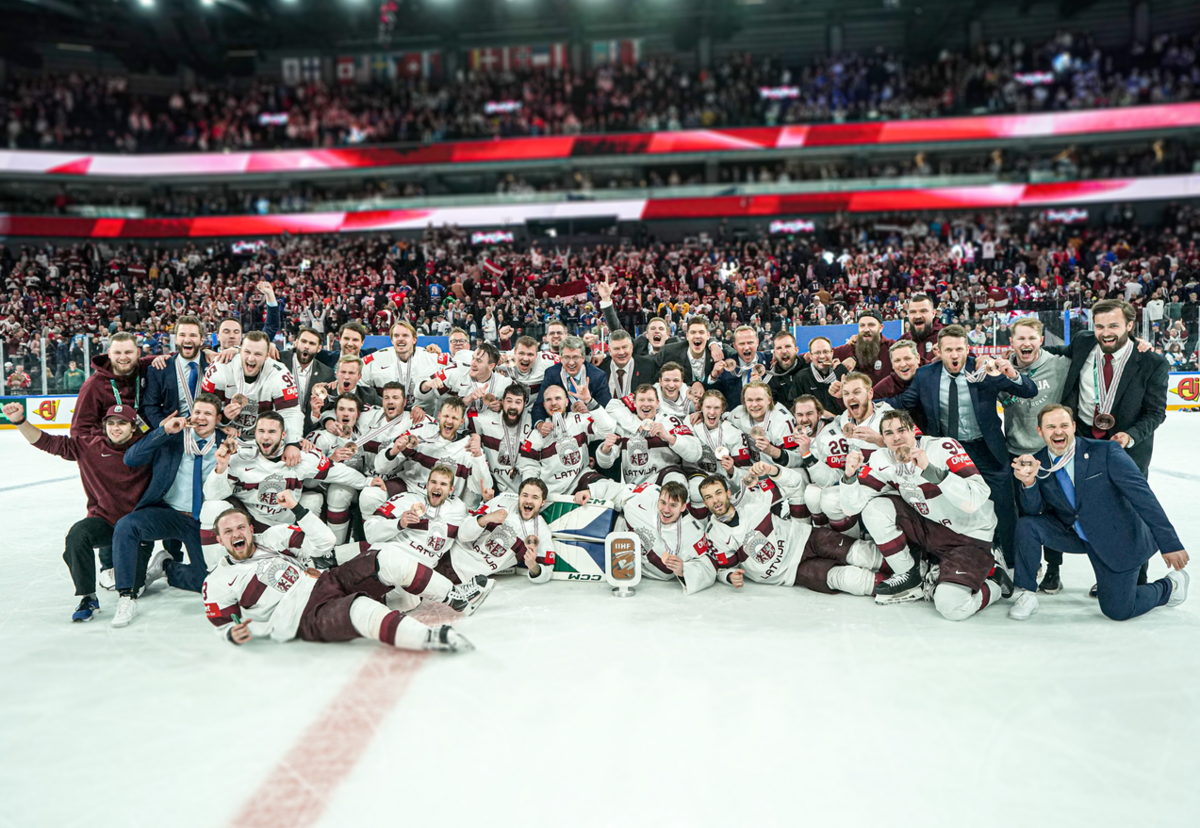 Pērn Pasaules hokeja čempionātā izcīnīto bronzas medaļu dāvinās Latvijas Nacionālajam vēstures muzejam
