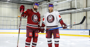 Latvijas hokeja izlase prezentē jaunos valstsvienības spēļu kreklus