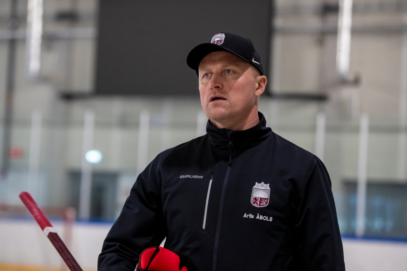 Ābols turpinās vadīt Latvijas U-20 hokeja valstsvienību