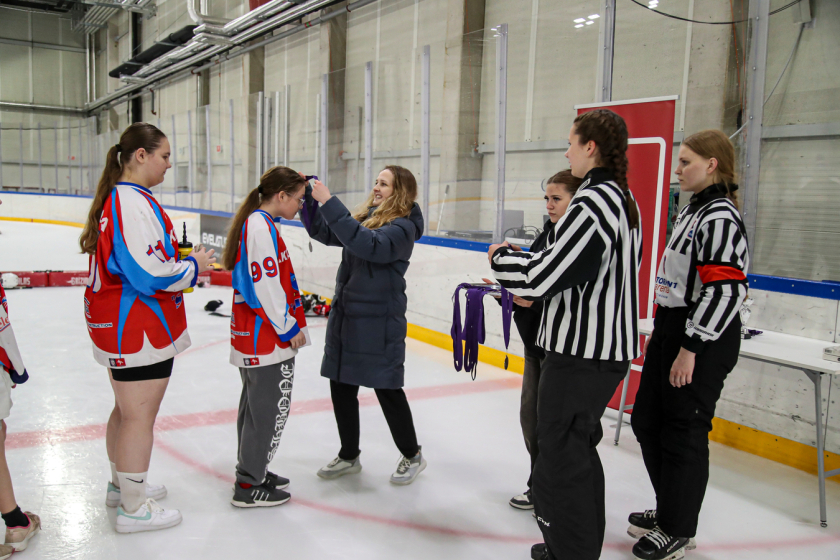 Apvienotā Rīgas komanda izcīna pirmo vietu Baltijas U14 meiteņu 3x3 hokeja turnīrā