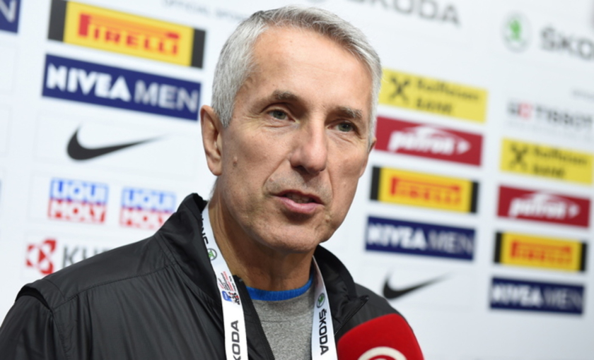 Bobs Hārtlijs turpinās vadīt Latvijas nacionālo hokeja izlasi