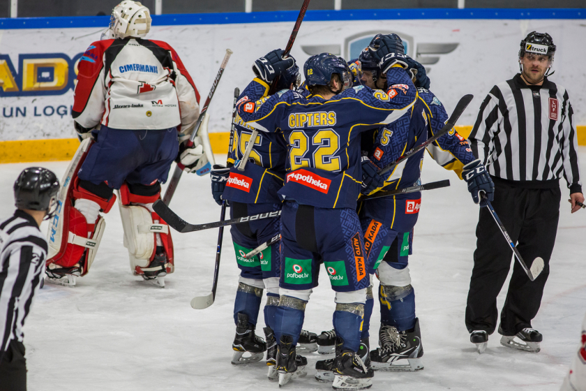 Čempioni "Kurbads" pārliecinoši sasniedz OHL finālu!