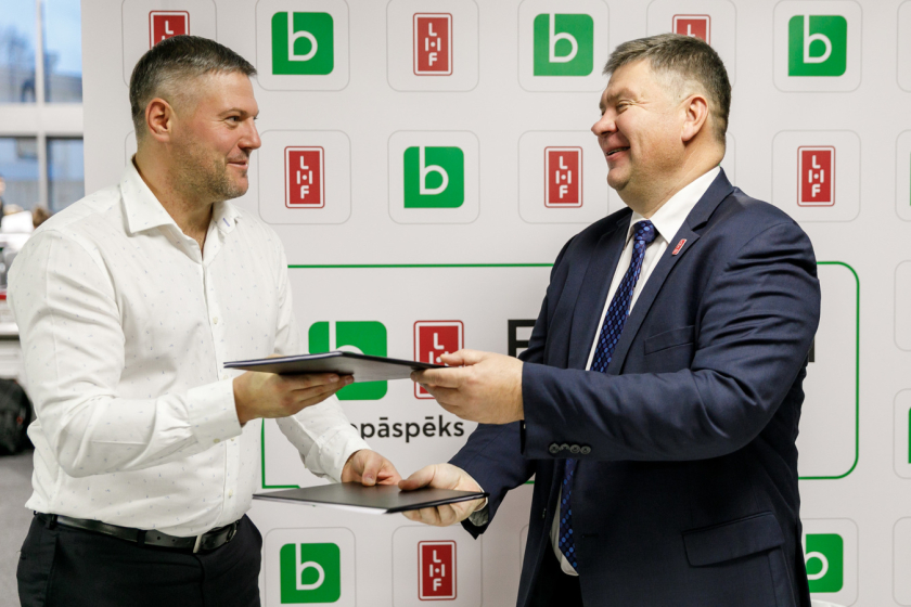 Jaunā hokeja sezona rit pilnā sparā - visas Latvijas hokeja valstsvienības ir uz laukuma