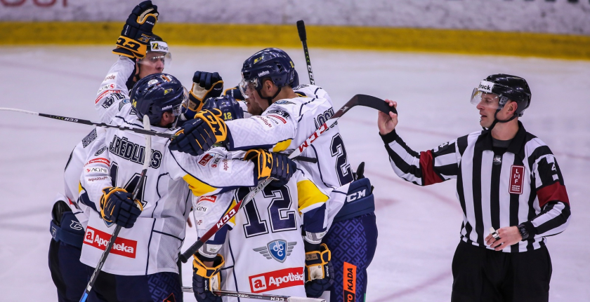 "Kurbads" turpina perfekti, "Liepāja" pārliecinoša uzvara pret "Prizma"