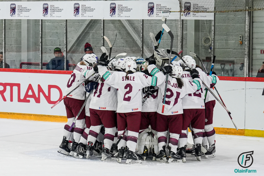 Latvijas sieviešu hokeja izlase uzvar Itāliju