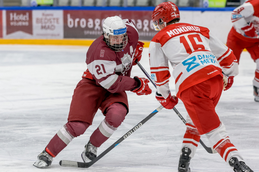 Latvijas U-18 izlase ar pārliecinošu uzvaru pret mājiniekiem sāk 4 Nāciju turnīru