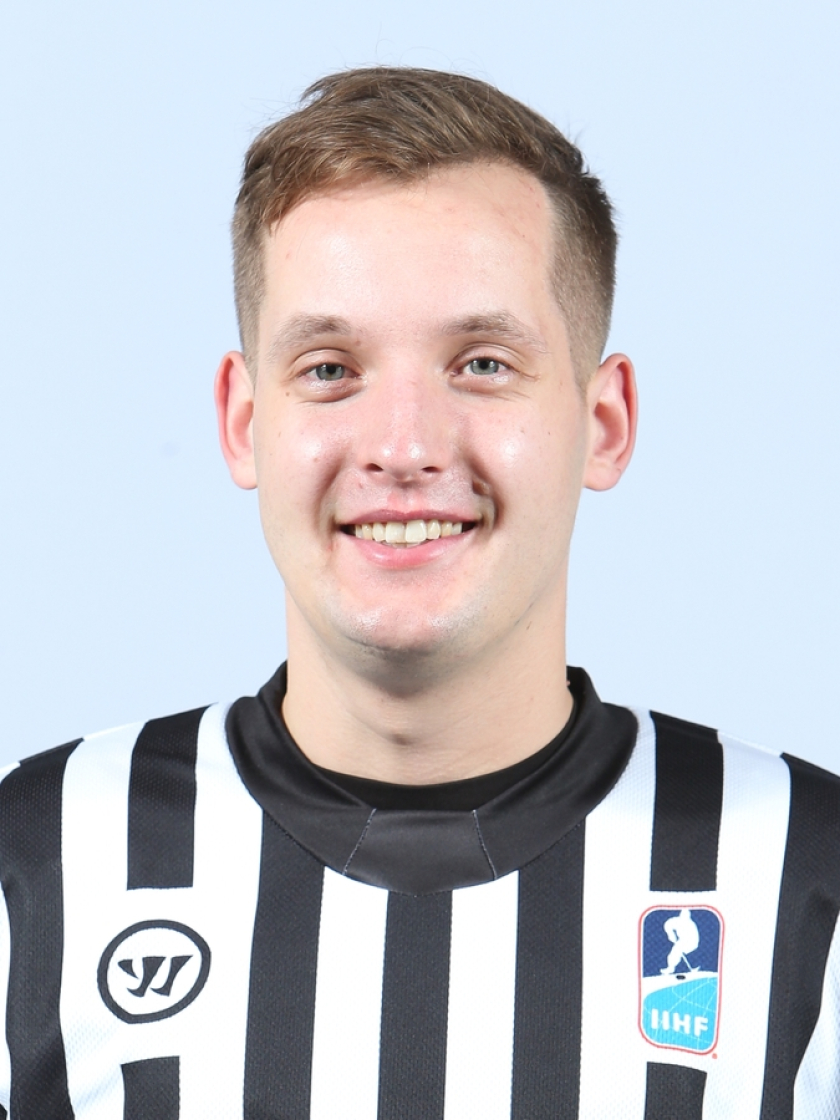 LHF licencētais līnijtiesnesis Dāvids Rozītis apkalpos IIHF U20 Pasaules Čempionātu