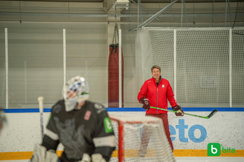 Paziņots Latvijas olimpiskās hokeja izlases sastāvs treniņnometnei
