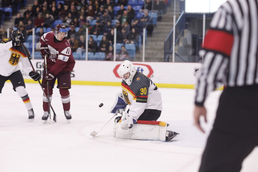 Pēdējā pārbaudes spēlē piekāpjamies Vācijas vienaudžiem